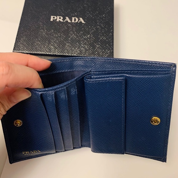 Prada logo-plaque folding wallet - Picture 6 of 7